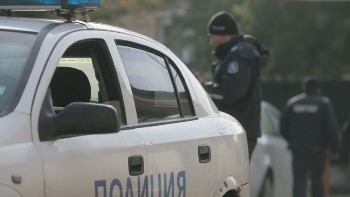 Заловиха двама издирвани при спецакция в Лом
