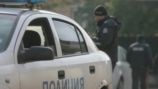 Заловиха двама издирвани при спецакция в Лом