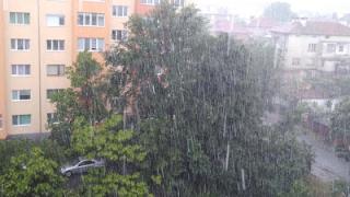 Кърджали е под вода след библейската буря ВИДЕО
