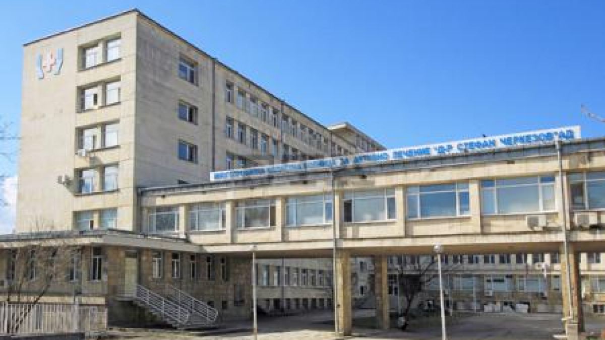 Търновската болница затвори отделението за съмнителни за К-19 пациенти