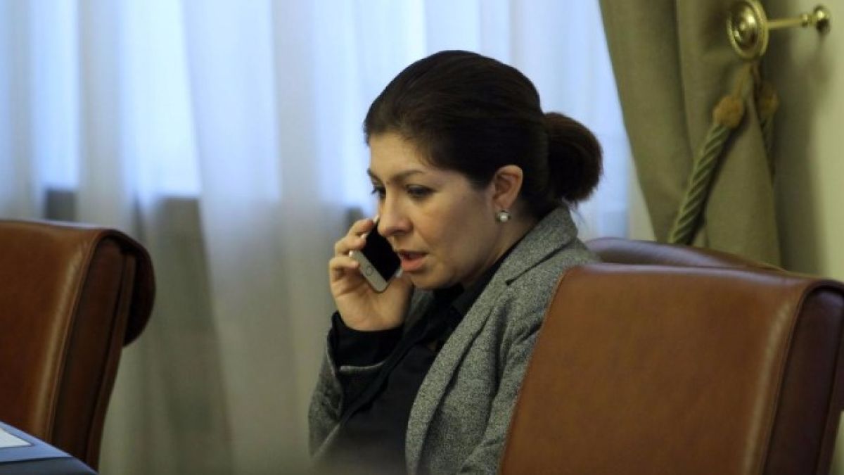 Пиарката на Борисов отговори на Божков: Не аз съм искала от Вас, Вие се предлагахте! Не е мъжко