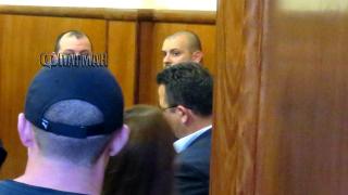 Лидерът на свирепата банда за рекет в Бургас не спира да обжалва мярката