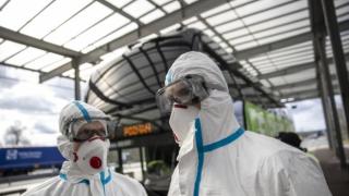 Паника в Полша! Рязък скок на заразените през уикенда