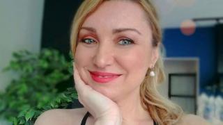 Горещо! Галя от "Каризма" развихри въображението ВИДЕО 18+