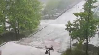Мощна стихия удари Смолян и Ловеч, нещо невиждано е! ВИДЕО 