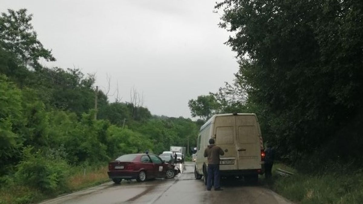 Страшна катастрофа между линейка и бус във Видинско СНИМКА 
