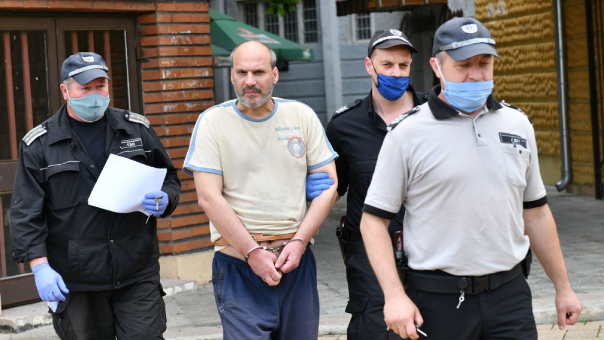 Първи СНИМКИ на сливналията, убил собствената си майка 