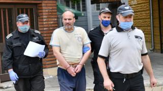 Първи СНИМКИ на сливналията, убил собствената си майка 