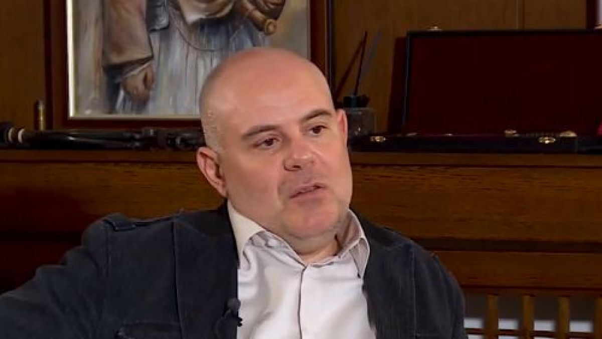 Иван Гешев с остър коментар за Васил Божков, комиксите и такса "спокойствие"