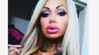 Тя е жива секс кукла, но случилото се е пълен потрес! 18+