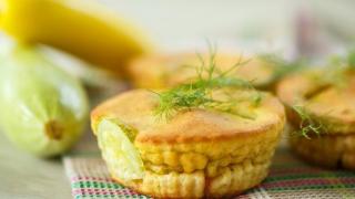 Вкусотия: Нежни и ароматни кексчета с тиквички, свършват за минути!