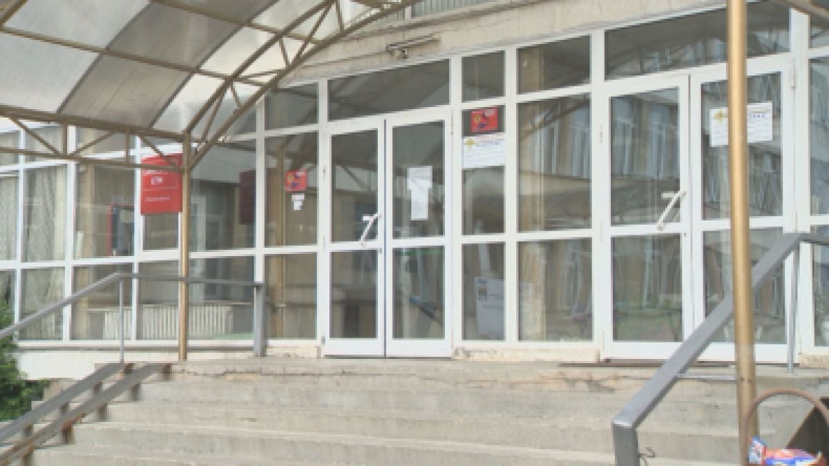 Под карантина: Цигански квартал в Самоков под засилен полицейски контрол заради К-19