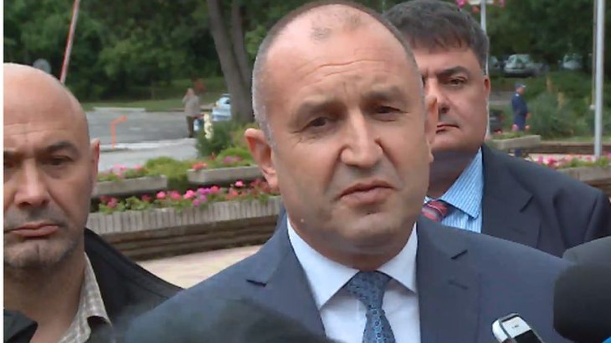 Радев отговори на Борисов за дрона и снимките в спалнята!