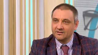 Доц. Чорбанов каза дали трябва да се носят маски и на плажа