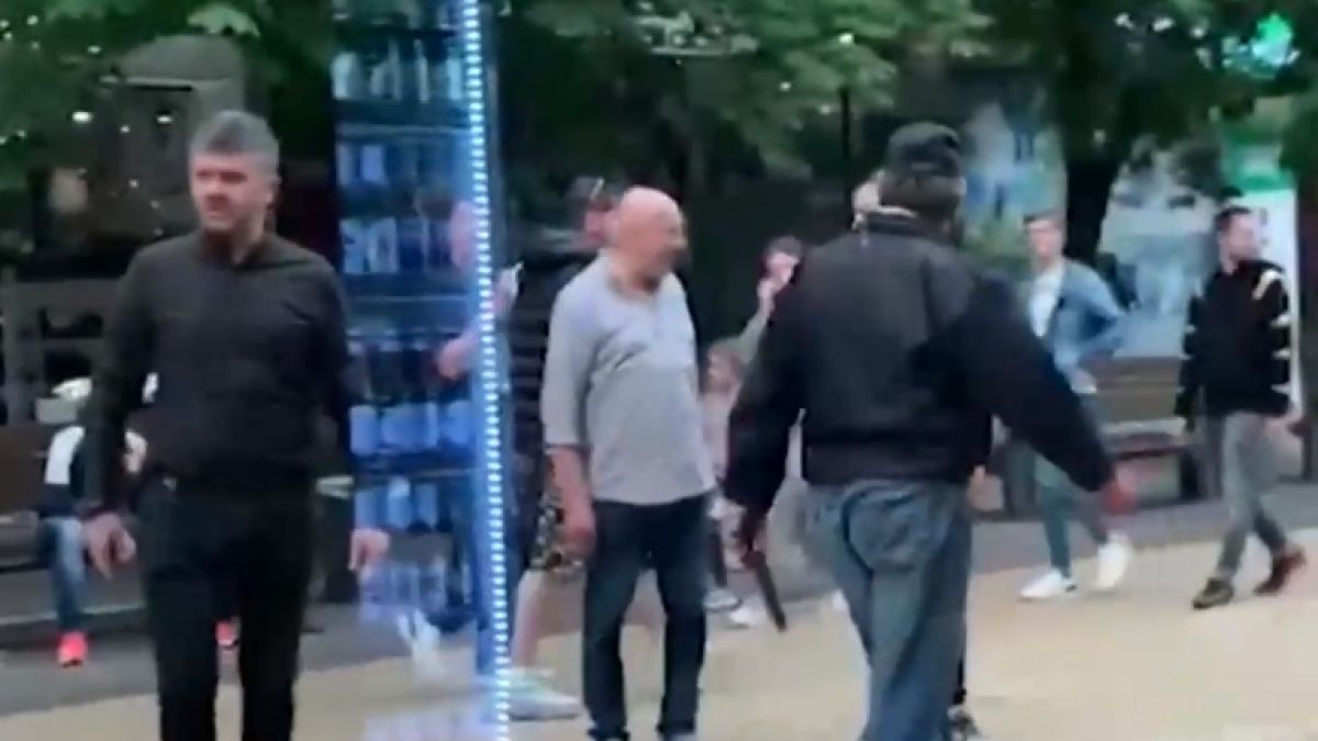 Ето я причината за кютека с нунджако, ужасил чужденци на "Витошка" ВИДЕО