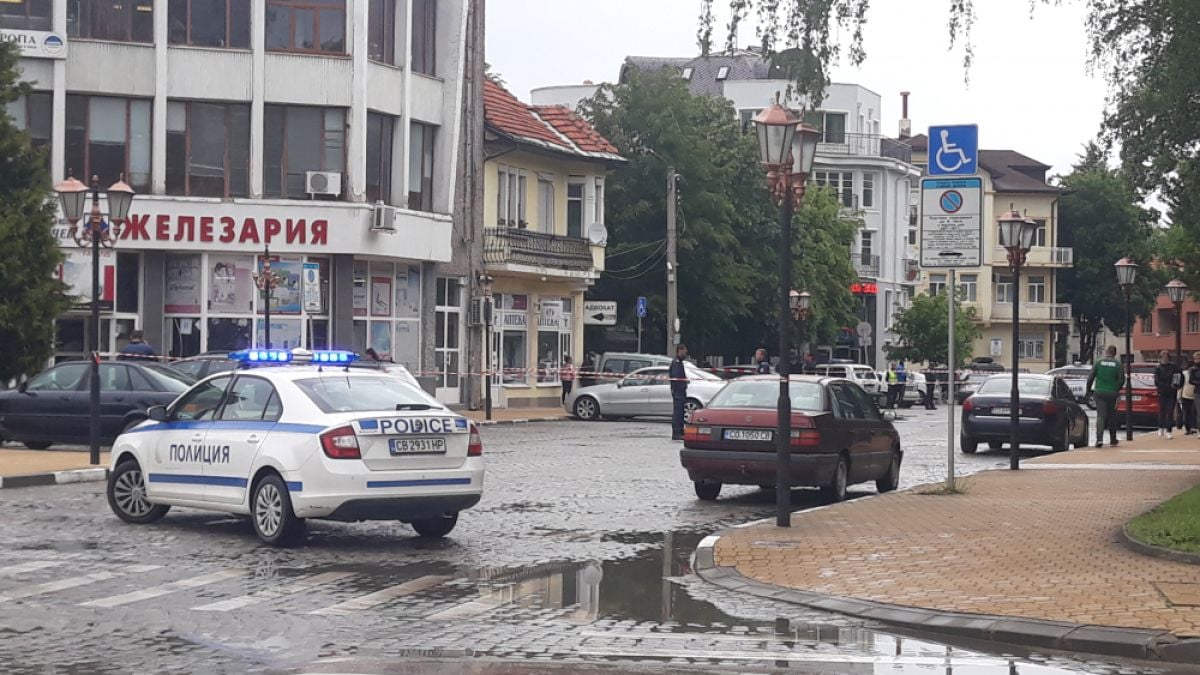 Решават остава ли под домашен арест мъжа, прегазил два пъти жена в Самоков