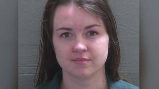 Бавачка се снима в порно пред децата, за които се грижи