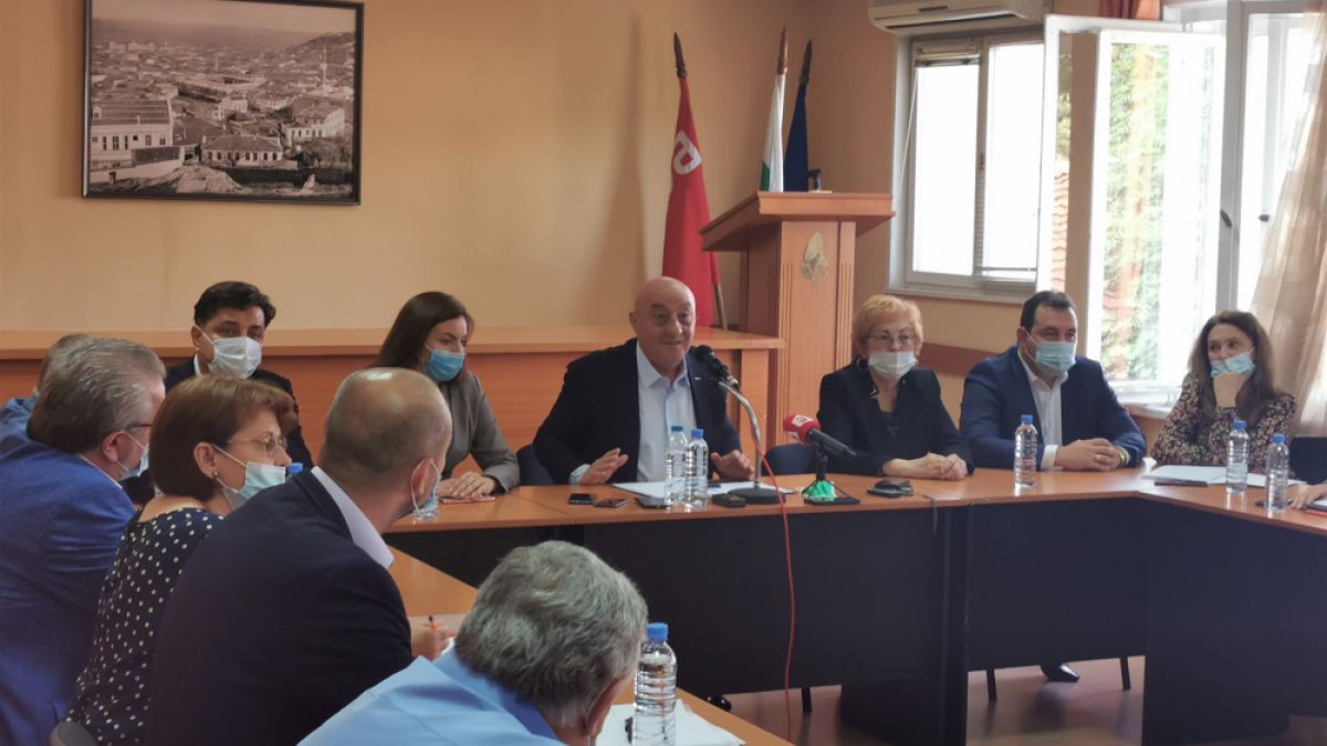 Гергов повдигна завесата около вътрешнопартийния избор на лидер на БСП 