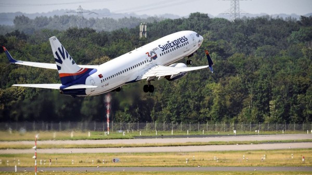 Лошо: Lufthansa закрива чартърите с германски туристи до България  