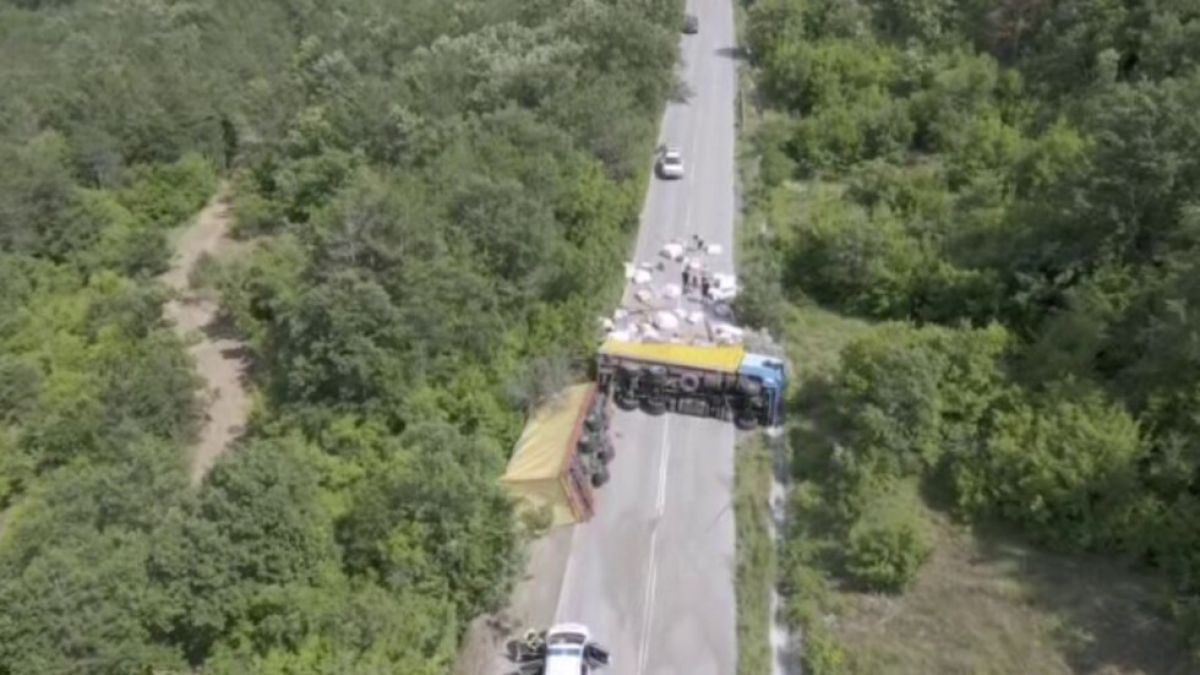 Вижте ада след катастрофата, блокирала Ришкия проход ВИДЕО