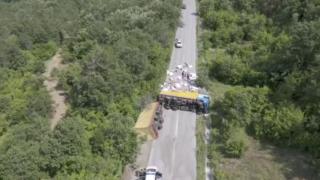 Вижте ада след катастрофата, блокирала Ришкия проход ВИДЕО