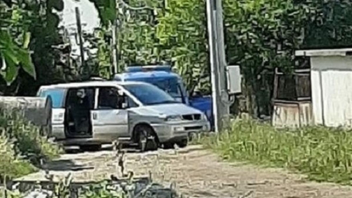Дива гонка между полицаи и цигани в Три кладенци