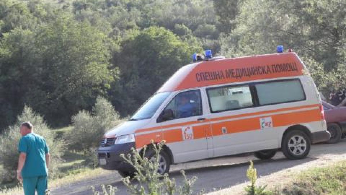 Зловещо: Гол труп с 1 маратонка в река Поройна 
