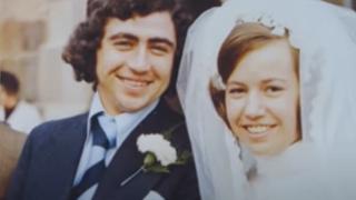 Мъж разкри страшна семейна тайна след 40 години СНИМКИ