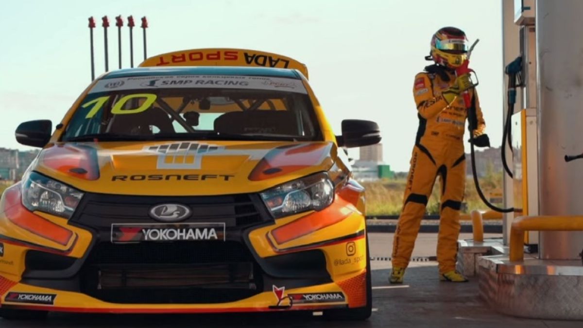 Готови за полет: Състезателна  Lada Vesta стана такси ВИДЕО