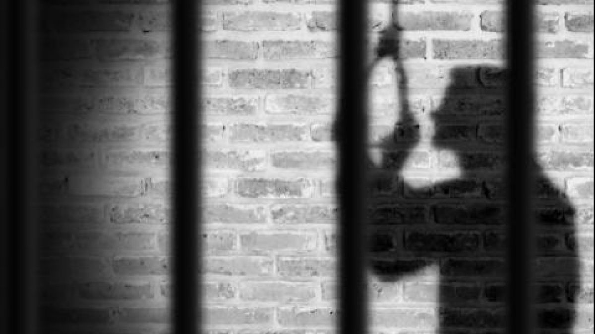 Арестант се самоуби в Самоков под носа на полицията