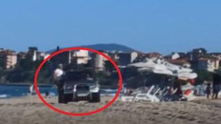 Наглеци със скъпарски джип фучат по плажа в Крайморие ВИДЕО