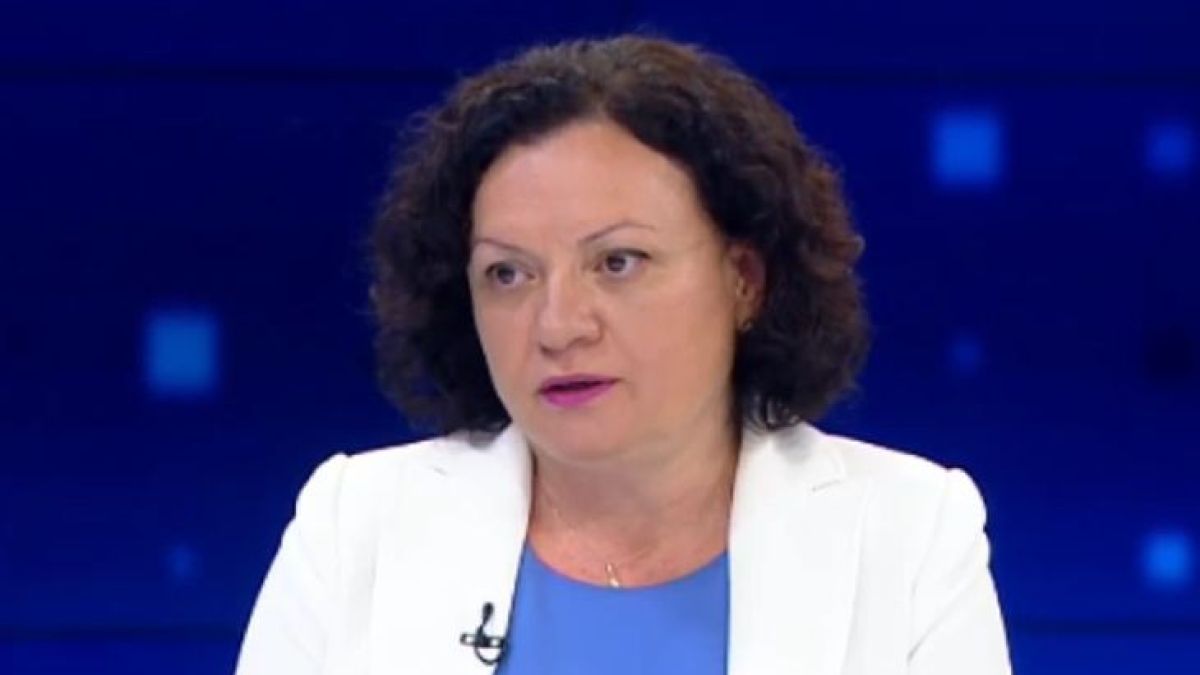Ивелина Василева побесня заради багерите на Рилските езера 