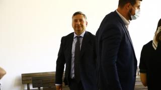 Уроци по пропаганда: Олигархът Прокопиев срещу депутата Пеевски