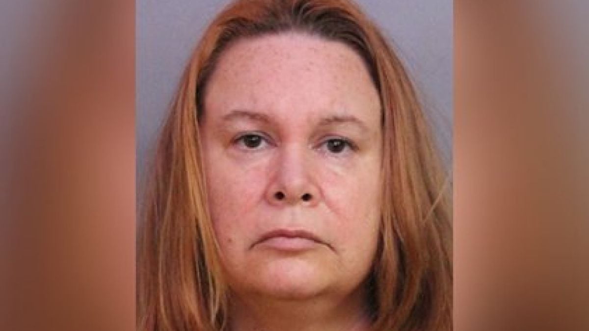 Фиркана даскалица прави орален секс с 15-г., а после се похвали на всички 