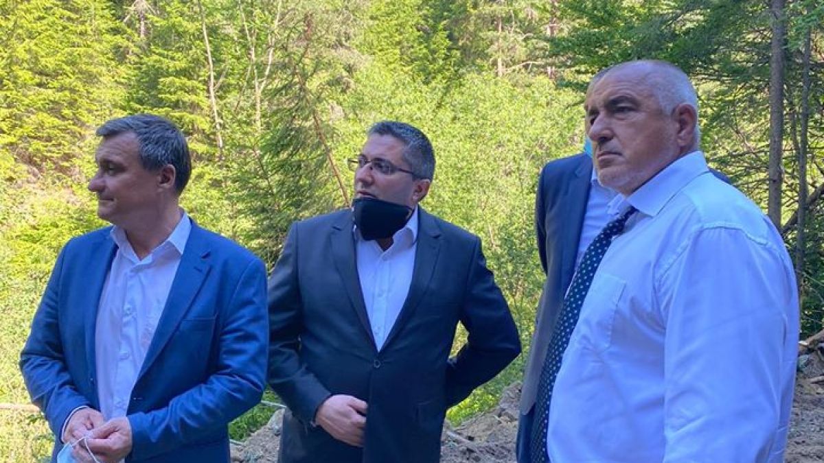 Борисов показа ударните ремонти във Велинградско ВИДЕО 
