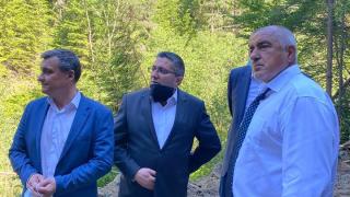 Борисов показа ударните ремонти във Велинградско ВИДЕО 