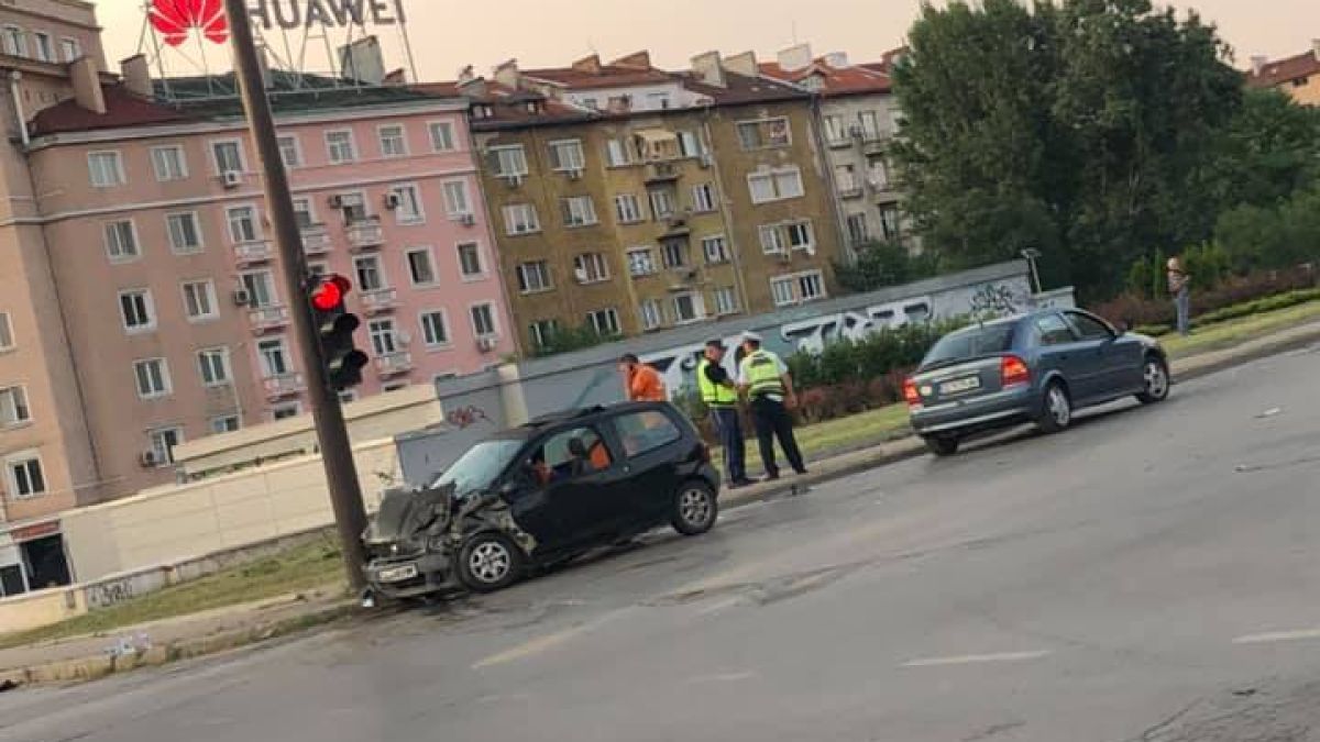 Извънредно в БЛИЦ: Кървав ужас блокира центъра на София ВИДЕО