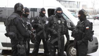Брат на известен полицай арестуван с шефа на охраната на Божков 