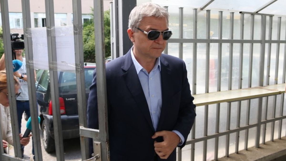 Разследващи уличават Бобокови за милиони покрай аферата с боклука