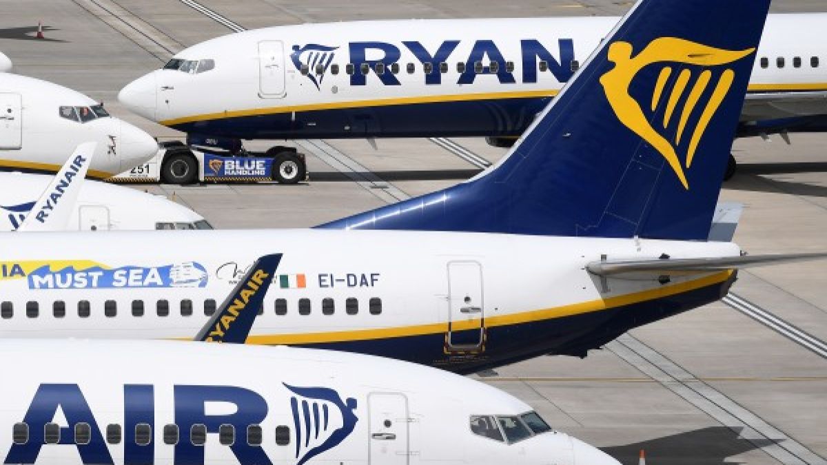 Самолет на Ryanair кацна аварийно в Солун заради пожар