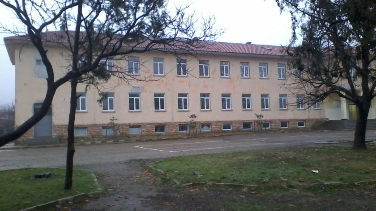 Kощунство: Продават училище в Карнобатско за 100 бона 
