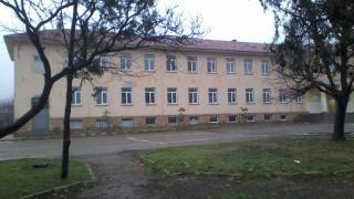 Kощунство: Продават училище в Карнобатско за 100 бона 