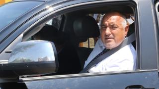 Борисов неуморен, от ранна заран в неделя вече... ВИДЕО