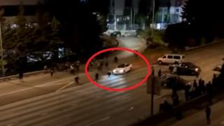 Появи се кърваво ВИДЕО 18+ как кола гази наред хора на протест в Сиатъл