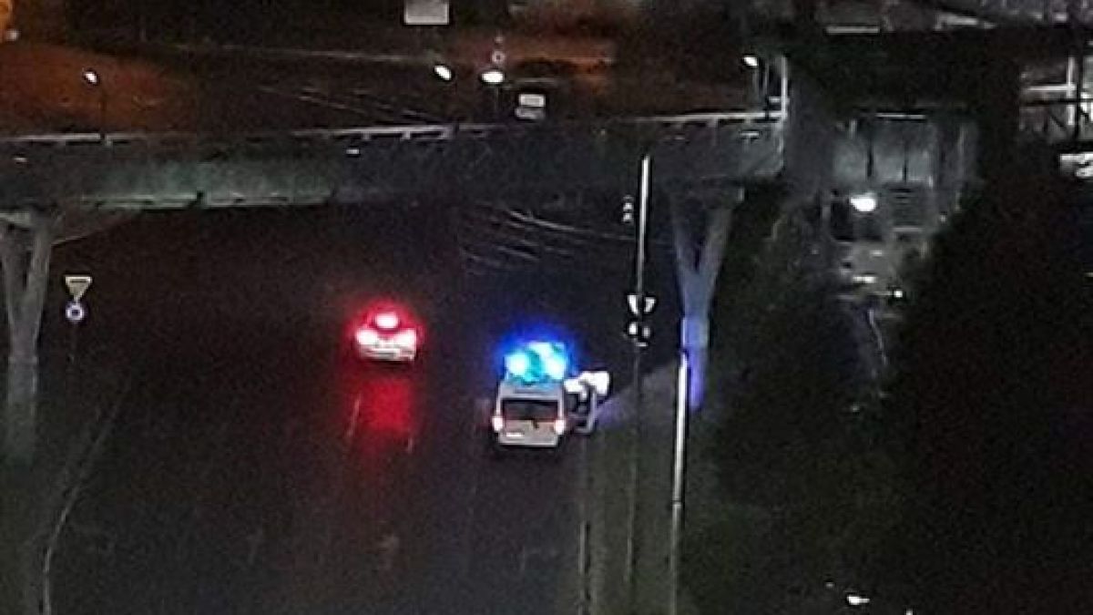 Пиян циганин подлуди Бургас с изпълненията си по тъмна доба 