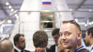 Високопоставен служител на "Роскосмос" закопчан за държавна измяна ВИДЕО 