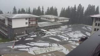 Пампорово побеля! Мощна буря с градушка, удари курорта СНИМКИ