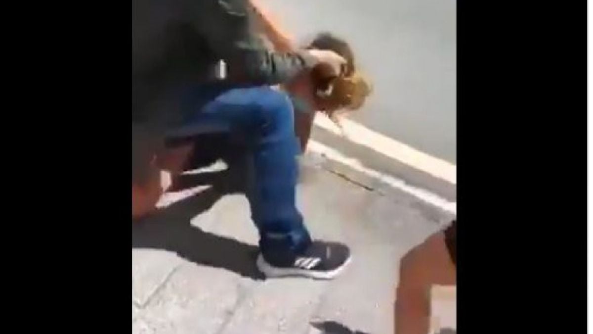 Мъж преби брутално бившата си пред очите на деца ВИДЕО 18+