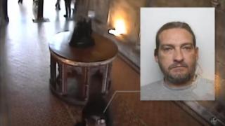 Англичанин открадна безценен документ, за да докаже, че е фалшив ВИДЕО