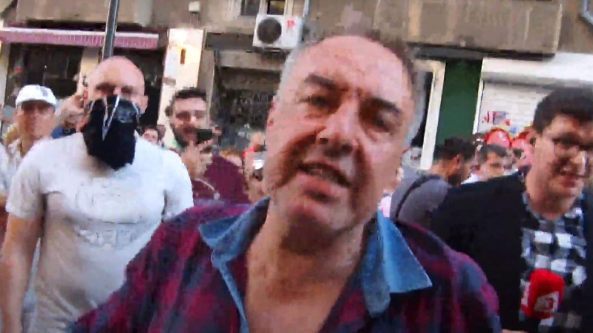 Протестиращи нападнаха телевизионен екип в центъра на София ВИДЕО